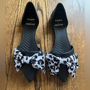 BNWOT Native x Beth Richards bow shoes. Size 8.